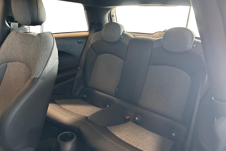 MINI Cooper SE Classic Trim 3d