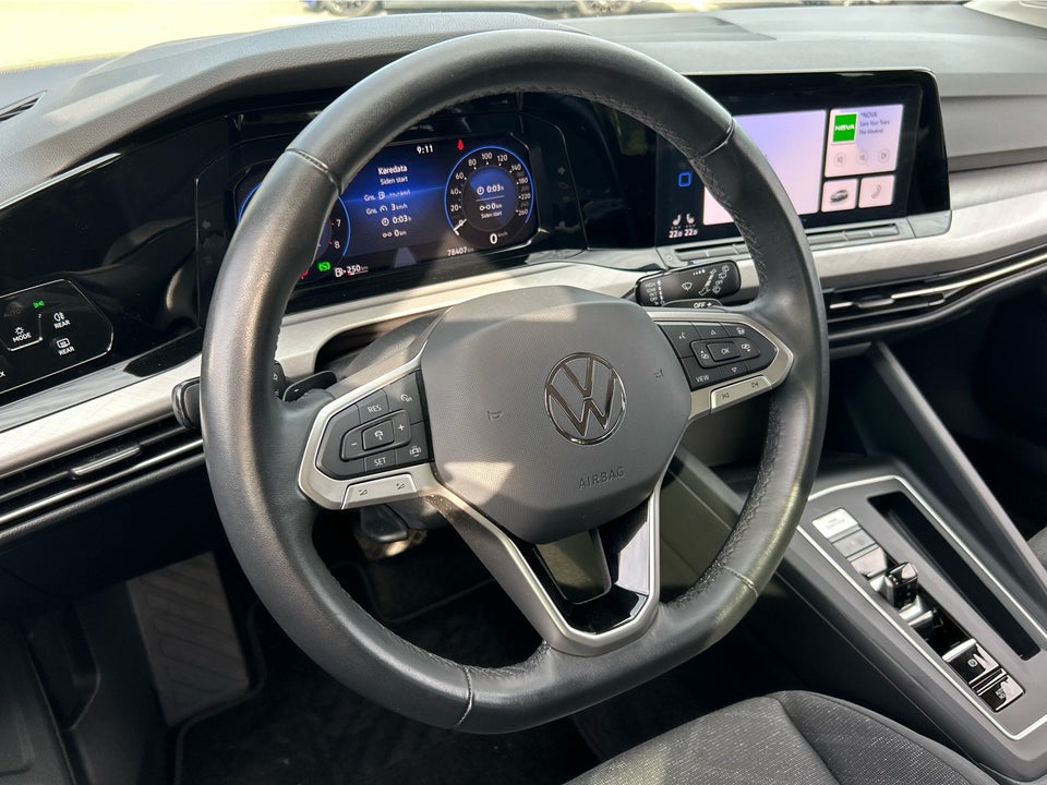 VW Golf VIII 1,5 eTSi 130 Life 75 Years Edition DSG 5d