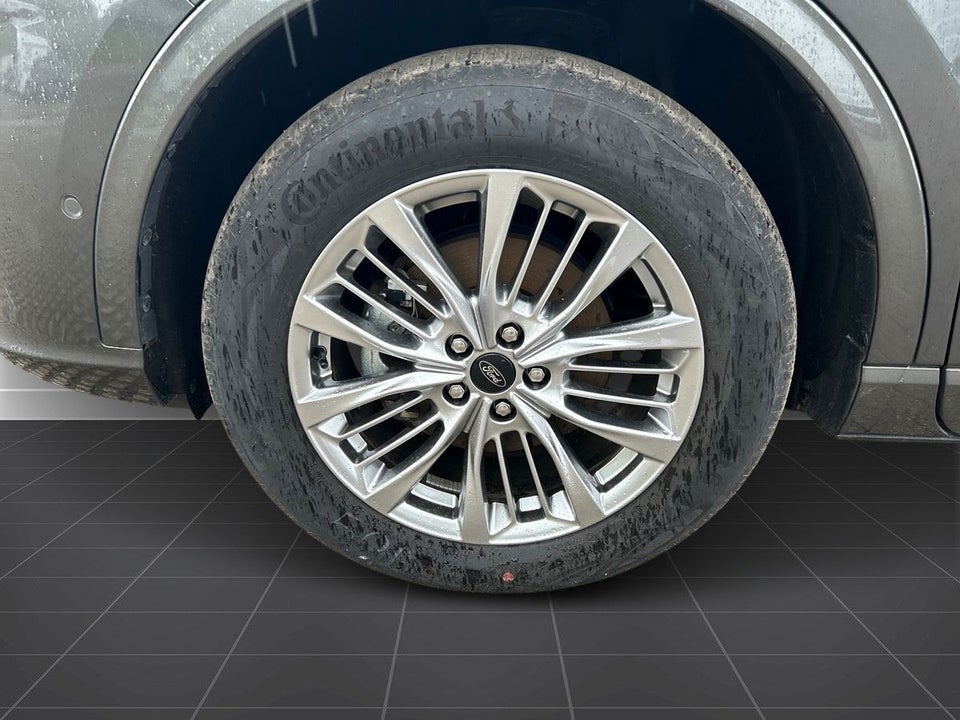 Ford Kuga 2,5 PHEV Vignale CVT 5d