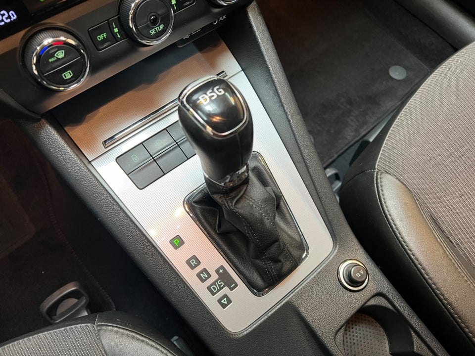 Skoda Octavia 2,0 TDi 150 Elegance Combi DSG 5d