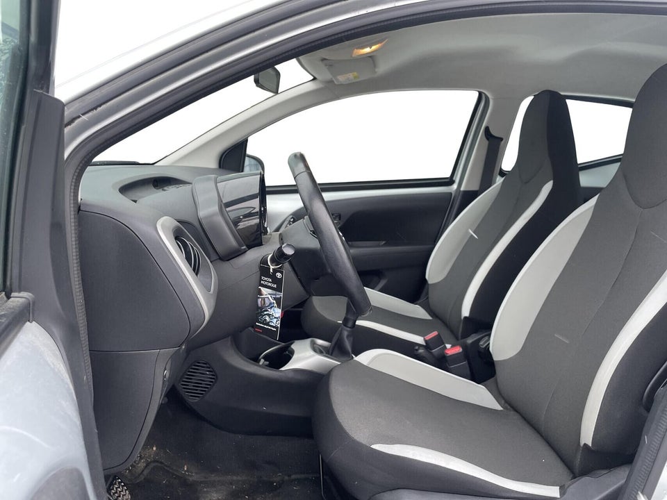 Toyota Aygo 1,0 VVT-i x-play 5d