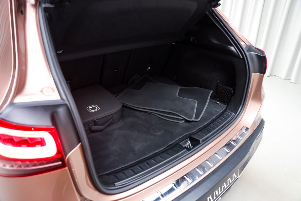 Mercedes EQA300 AMG Line 4Matic 5d