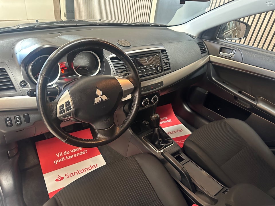 Mitsubishi Lancer 1,6 Invite SportBack 5d