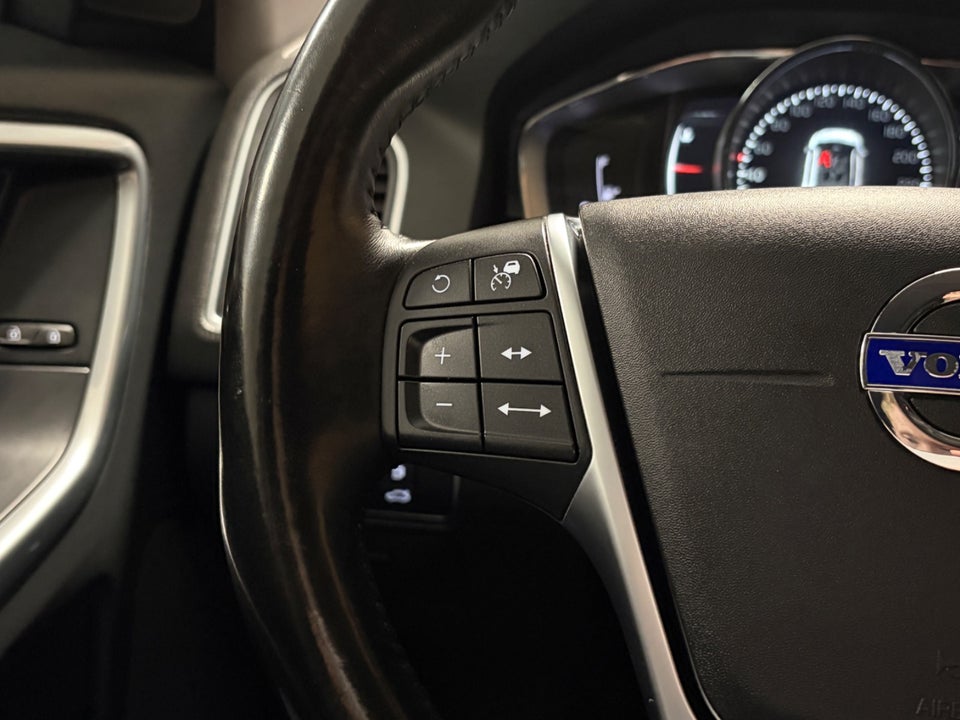 Volvo XC60 2,0 D4 190 Summum aut. 5d