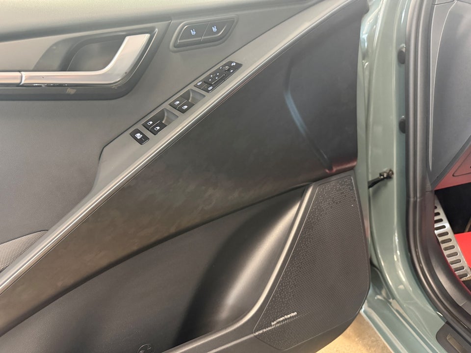 Kia Niro 64 EV Upgrade 5d