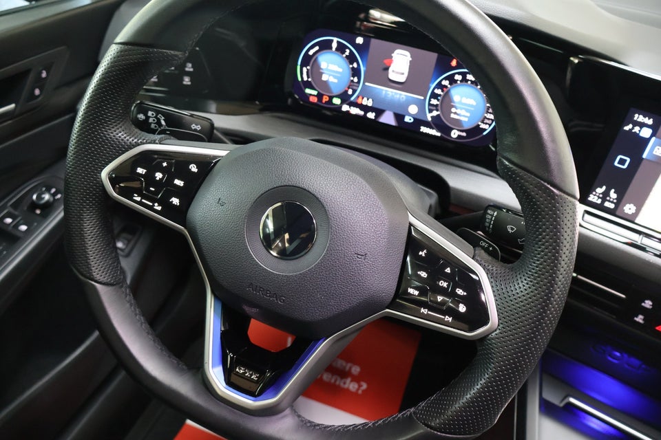 VW Golf VIII 1,4 GTE DSG 5d