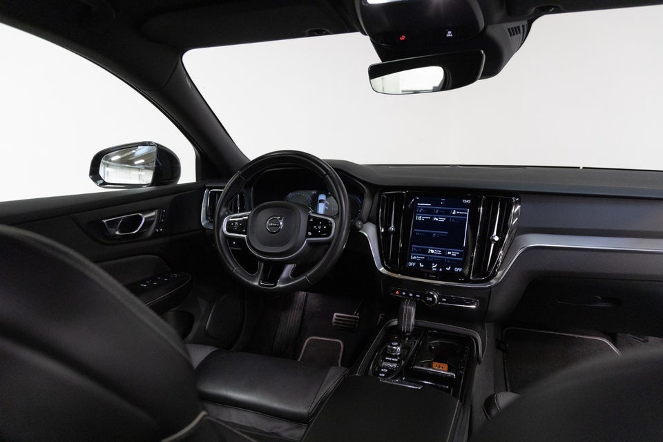 Volvo V60 2,0 T6 ReCharge R-Design aut. AWD 5d