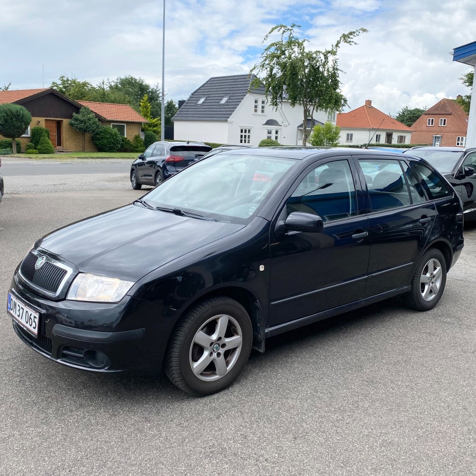 Skoda Fabia 1,4 16V 80 Ambiente Combi 5d