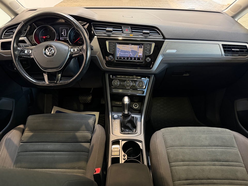 VW Touran 2,0 TDi 150 Highline DSG 7prs 5d