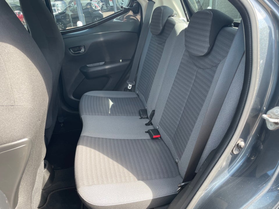 Toyota Aygo 1,0 VVT-i x-plore 5d