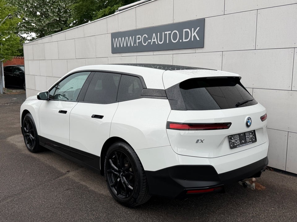 BMW iX xDrive40 Fully Charged 5d