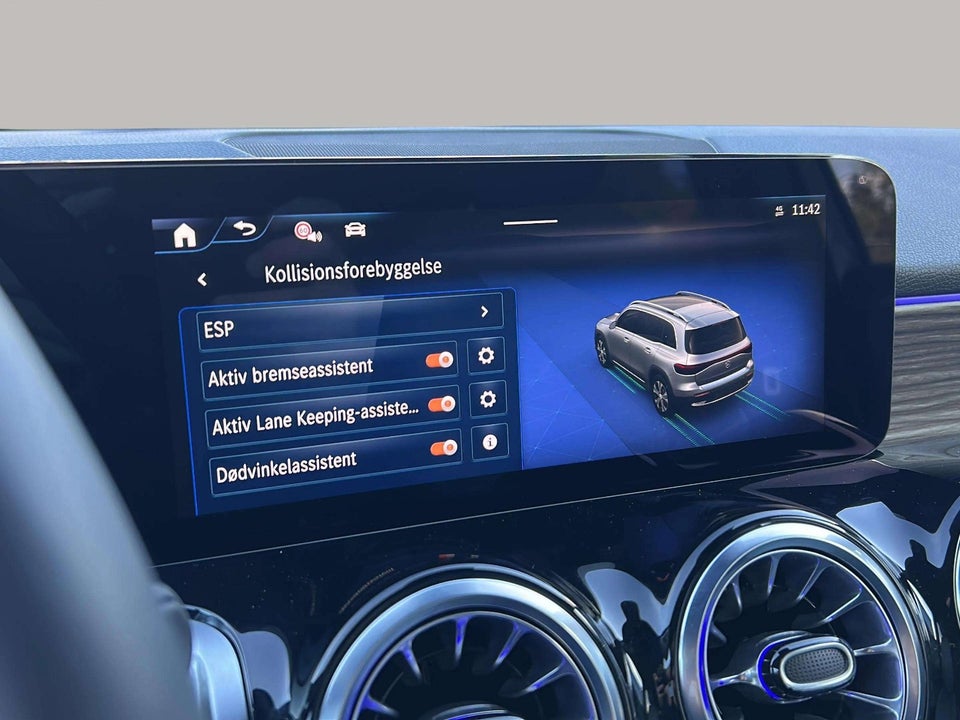 Mercedes EQB300 Progressive Advance Plus 4Matic 5d