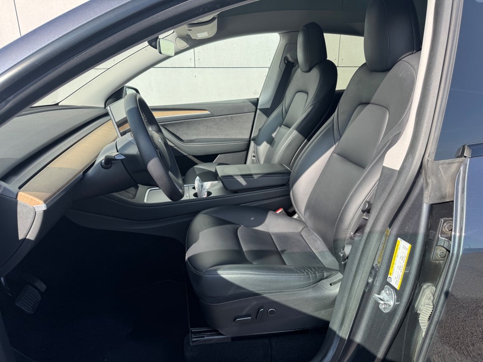 Tesla Model Y Long Range AWD 5d