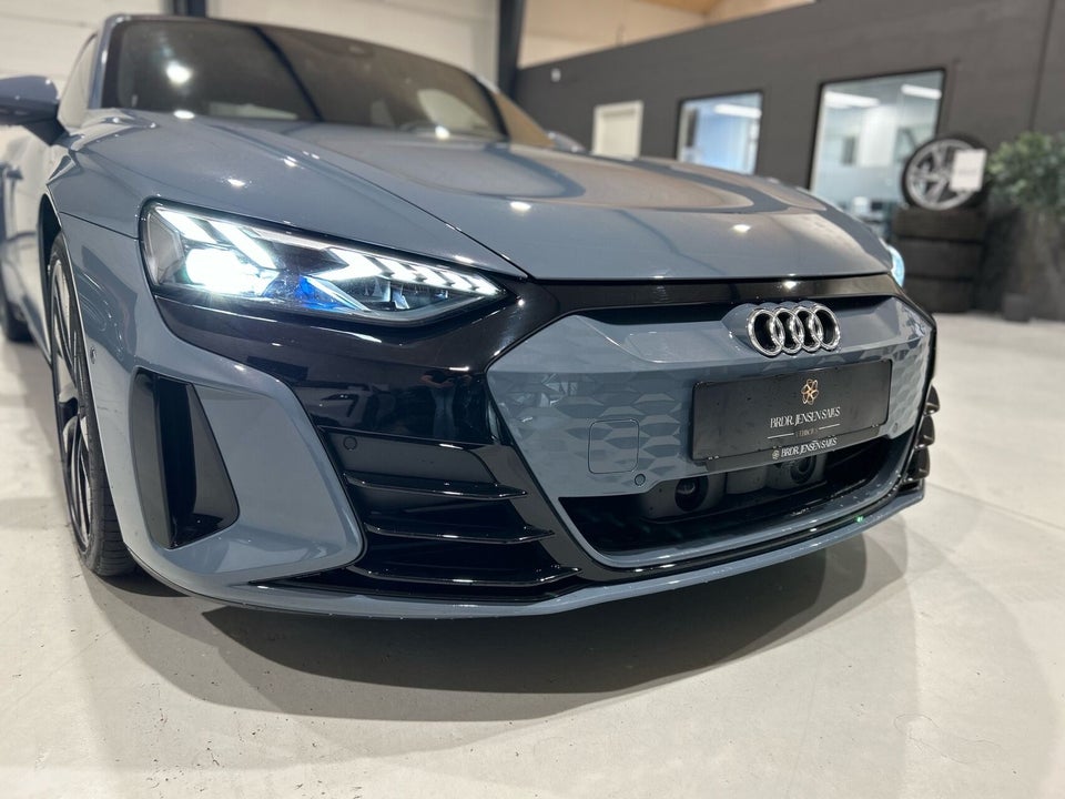 Audi e-tron GT quattro 4d
