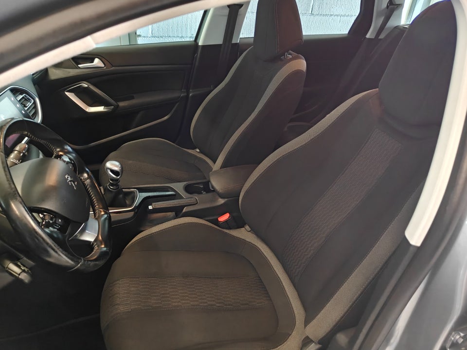 Peugeot 308 1,6 BlueHDi 120 Style SW 5d