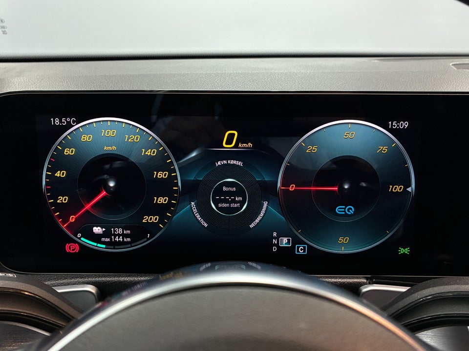 Mercedes EQB300 AMG Line 4Matic 5d