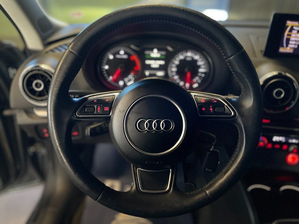 Audi A3 1,6 TDi Ambition 3d