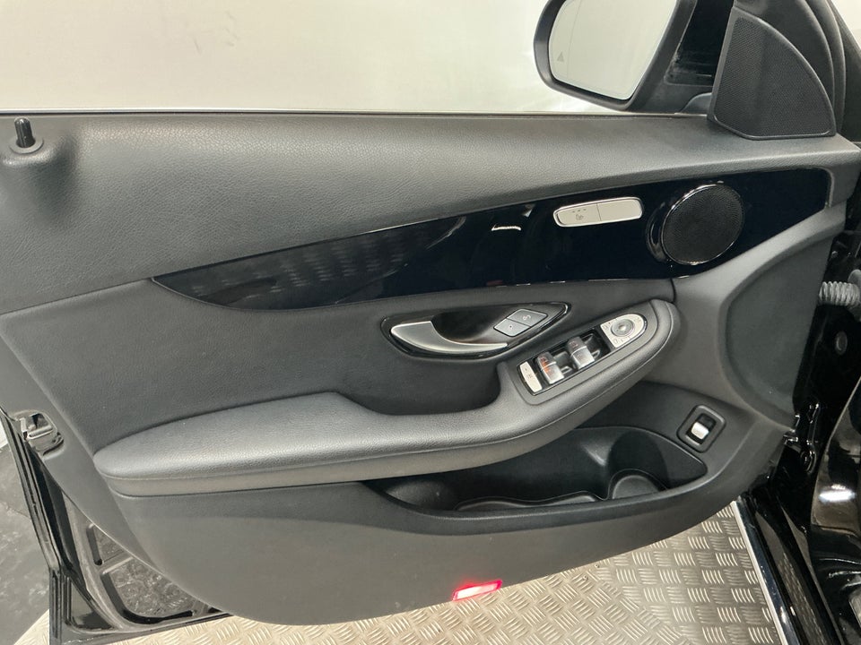 Mercedes C300 de 2,0 Avantgarde stc. aut. 5d