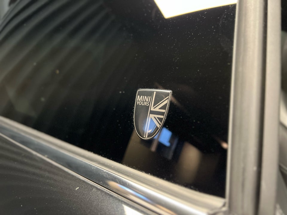 MINI Cooper SE Yours Trim 3d