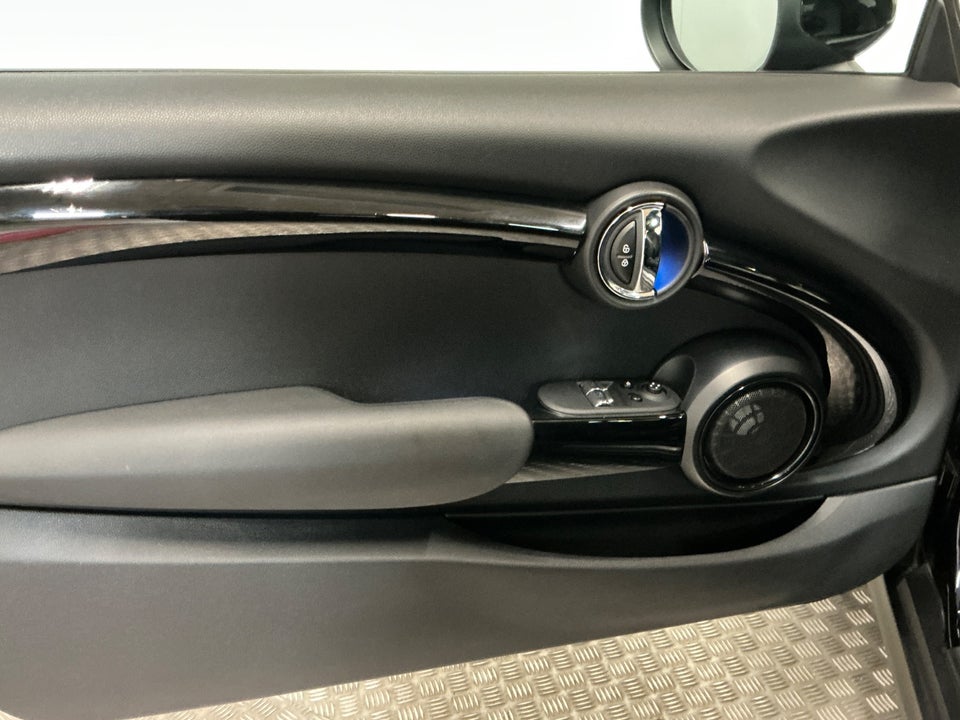 MINI Cooper SE Maximise 3d