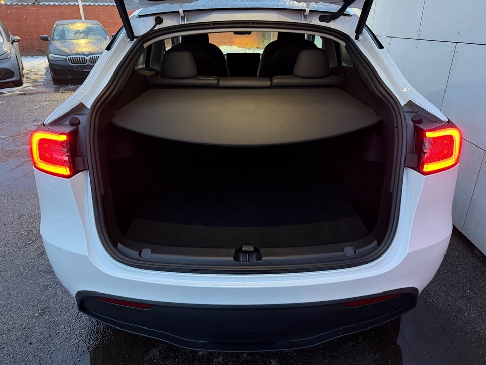 Tesla Model Y RWD 5d