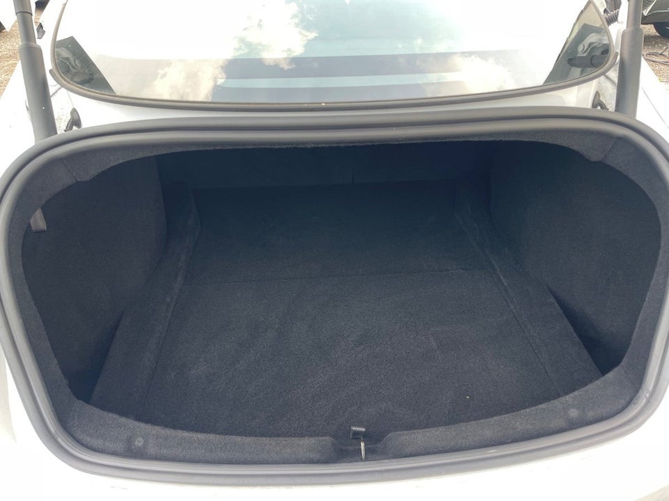 Tesla Model 3 Long Range AWD 4d