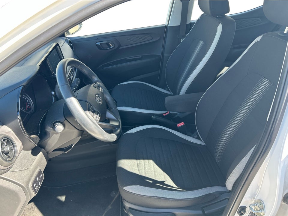 Hyundai i10 1,0 MPi Essential AMT 5d