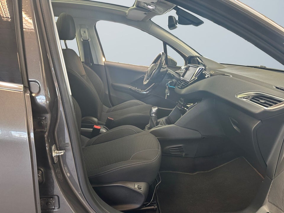 Peugeot 208 1,5 BlueHDi 100 Privé 5d