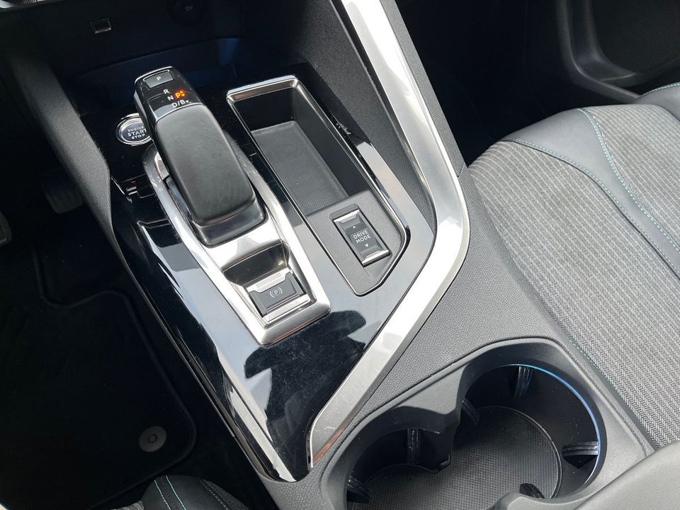 Peugeot 3008 1,6 Hybrid Allure Pack EAT8 5d