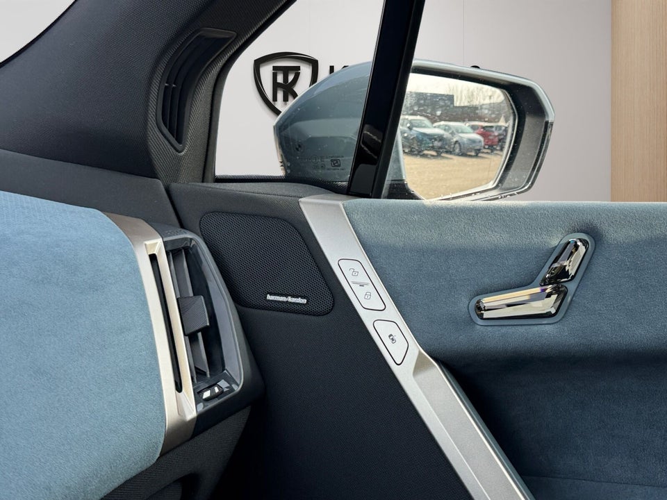 BMW iX xDrive50 Fully Charged 5d