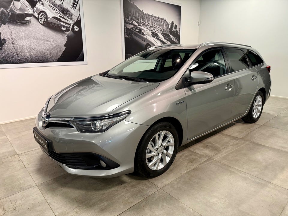 Toyota Auris 1,8 Hybrid H2 Comfort Touring Sports CVT 5d