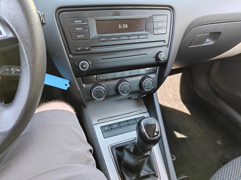 Skoda Octavia 1,6 TDi 105 Ambition Combi 5d