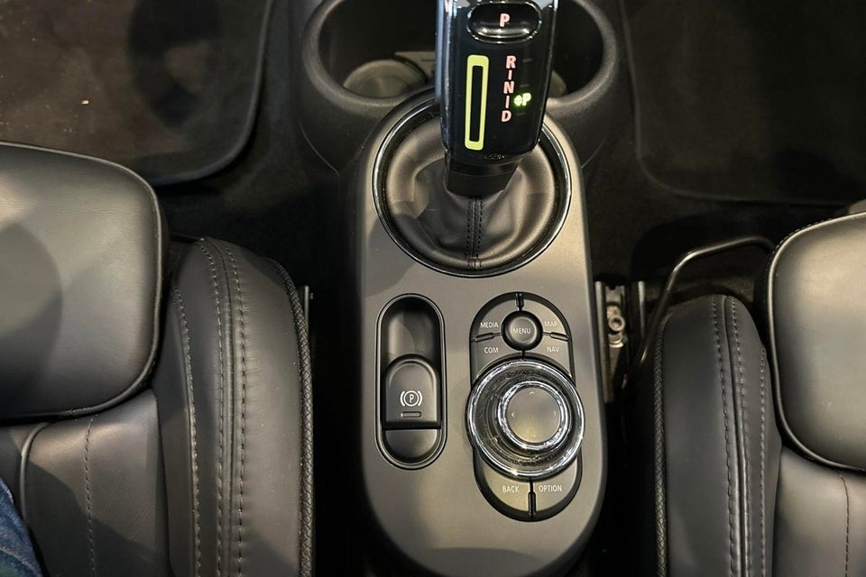 MINI Cooper SE Classic Trim 3d