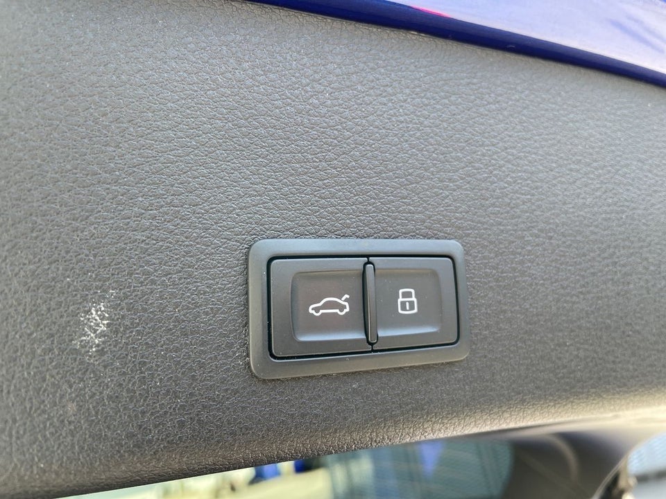 Audi Q8 e-tron 55 S-line quattro 5d