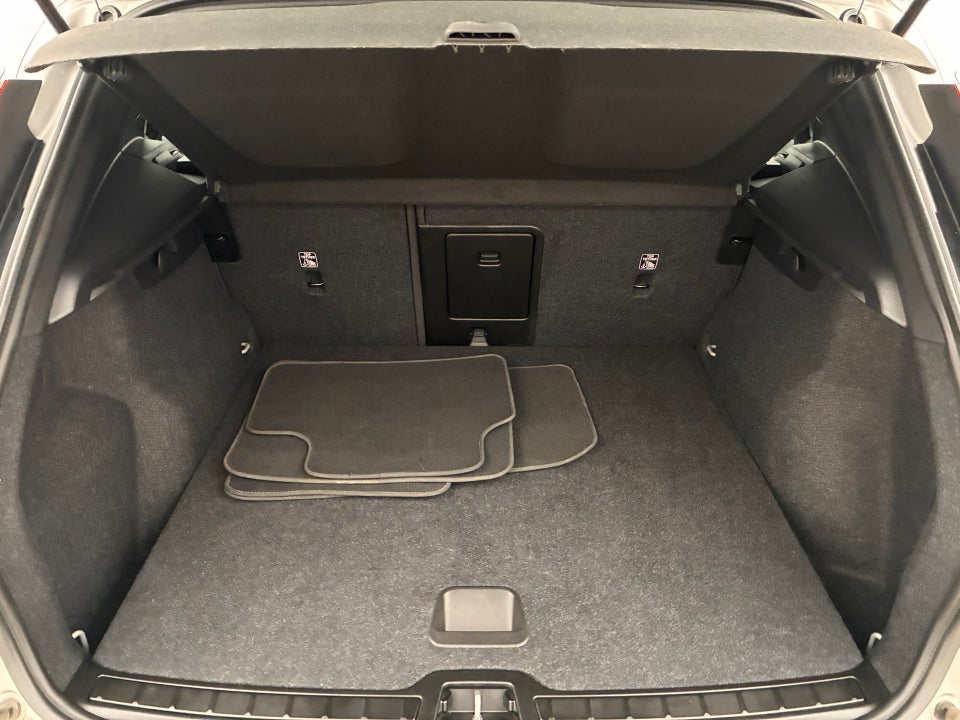 Volvo XC40 ReCharge Extended Range Core 5d