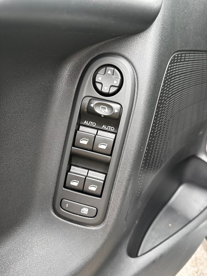 Citroën C3 1,6 BlueHDi 100 Feel Complet 5d