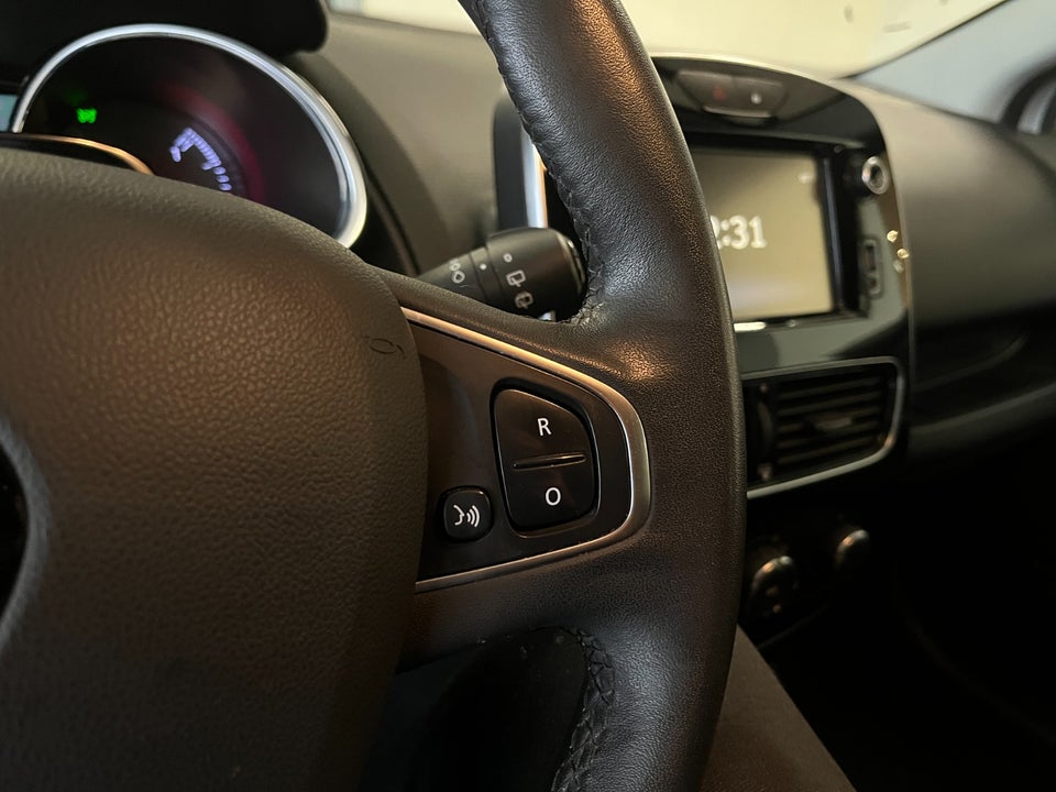 Renault Clio IV 0,9 TCe 90 Expression Sport Tourer 5d