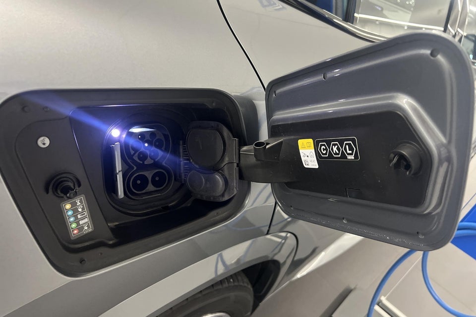 BMW iX2 eDrive20 M-Sport 5d