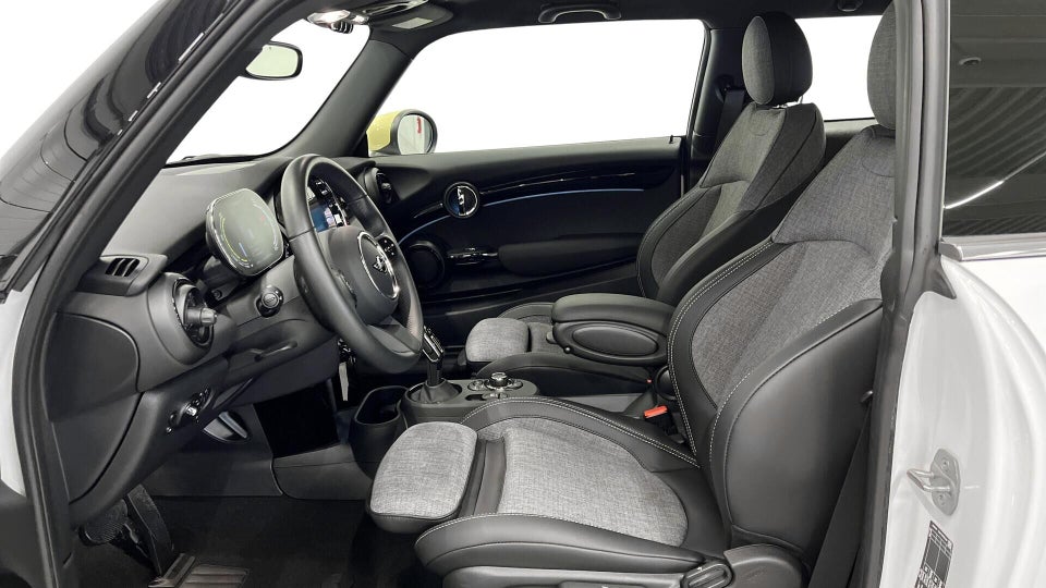 MINI Cooper SE Classic Trim 3d