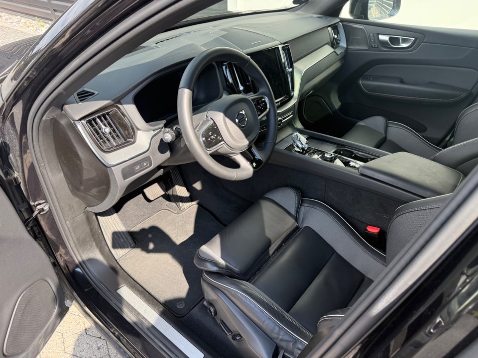 Volvo XC60 2,0 T6 ReCharge Black Edition aut. AWD 5d