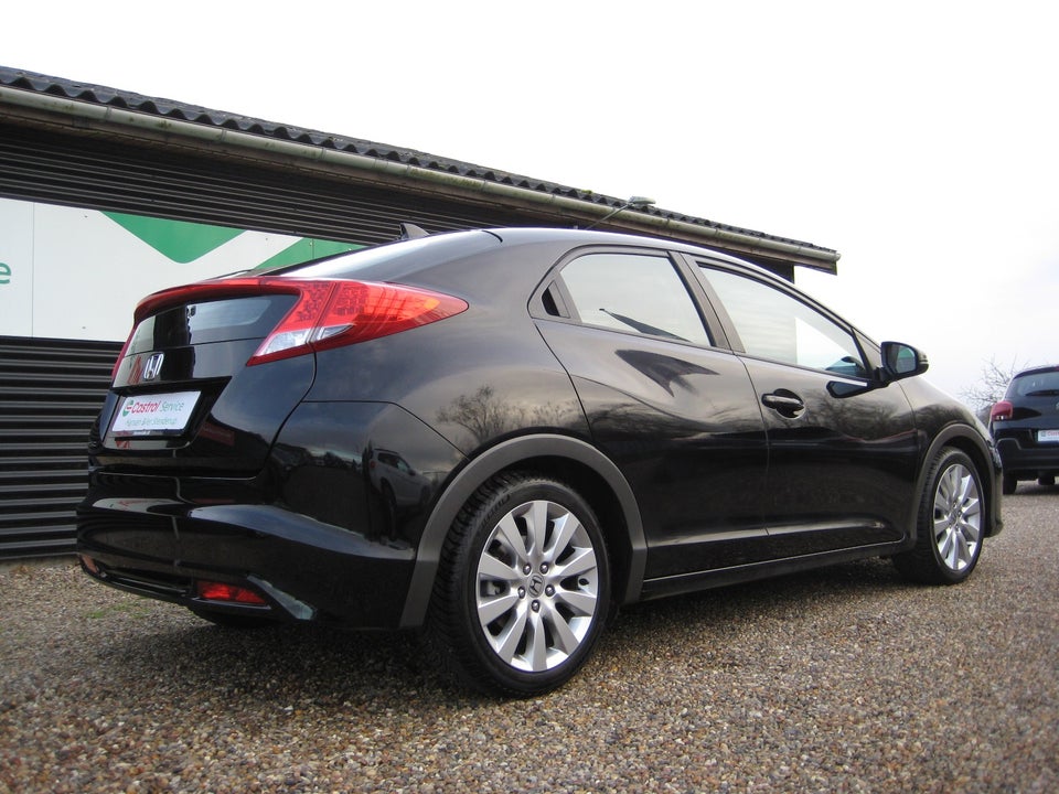 Honda Civic 1,8 i-VTEC Sport 5d