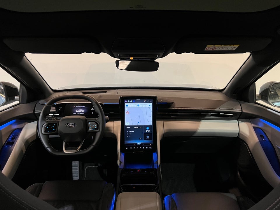 Ford Explorer 82 Premium Extended Range 5d