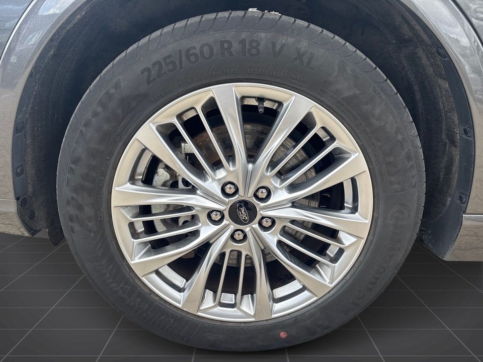 Ford Kuga 2,5 PHEV Vignale CVT 5d