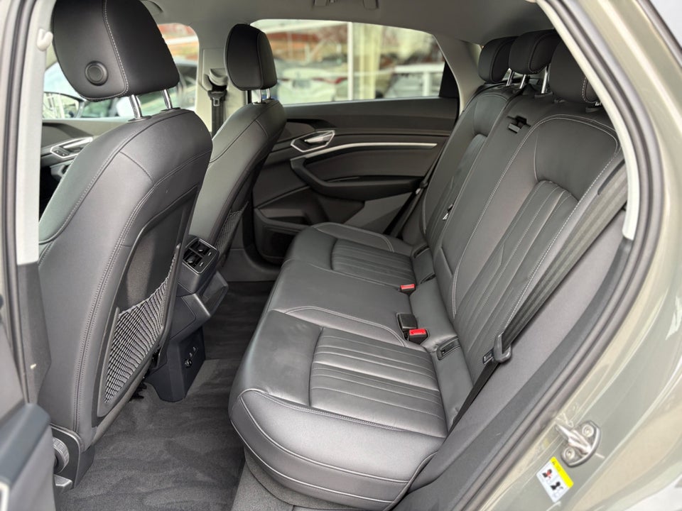 Audi Q8 e-tron 50 S-line Sportback quattro 5d