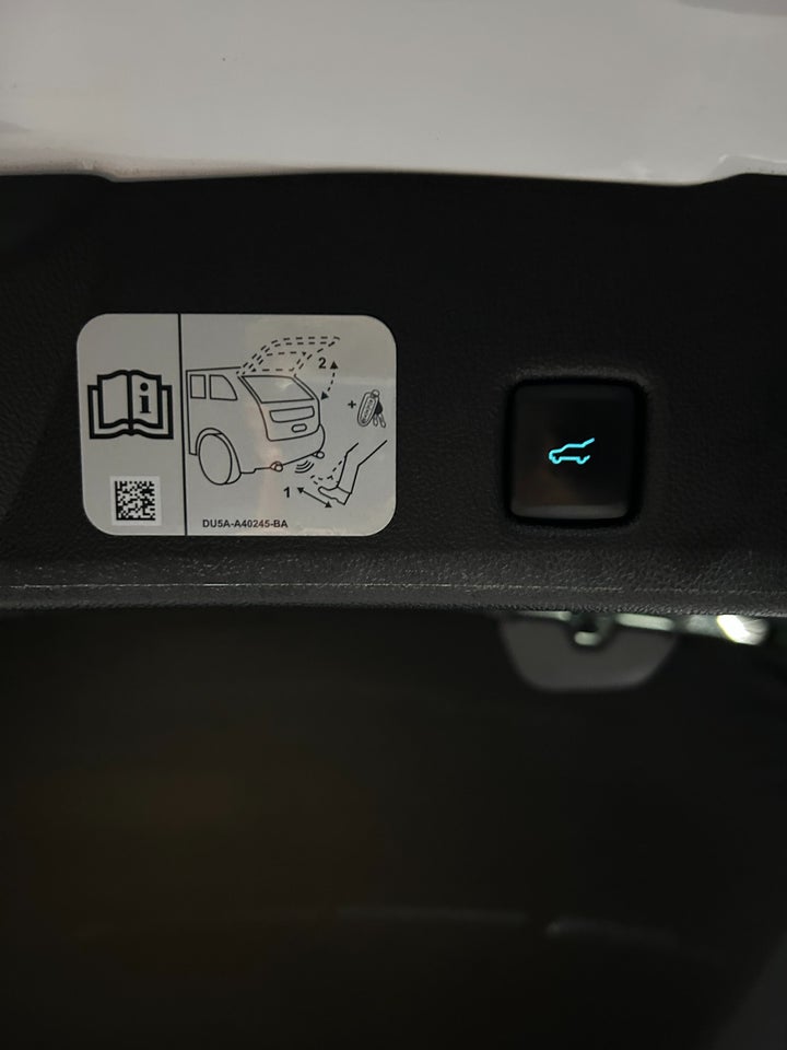 Ford Kuga 2,5 PHEV ST-Line CVT 5d