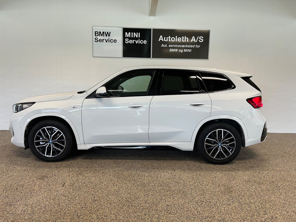 BMW iX1 xDrive30 Fully Charged M-Sport 5d