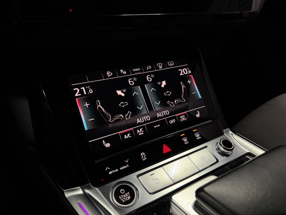 Audi Q8 e-tron 55 Advanced quattro 5d