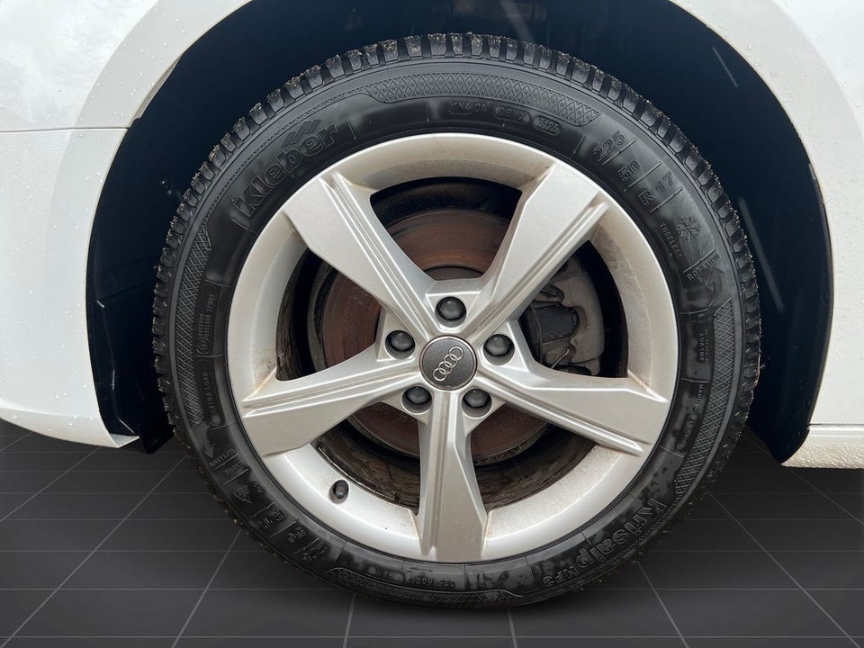 Audi A4 40 TFSi Sport S-tr. 4d