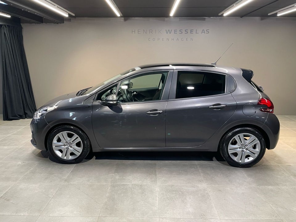 Peugeot 208 1,2 PureTech 110 Signatue Sky 5d
