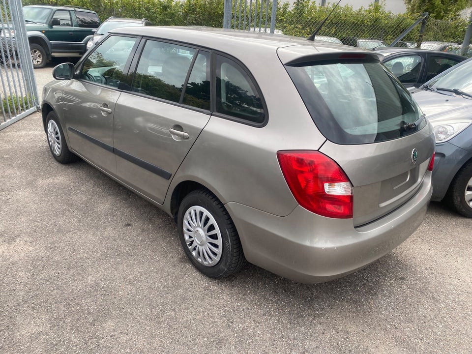 Skoda Fabia 1,2 12V Ambiente Combi 5d